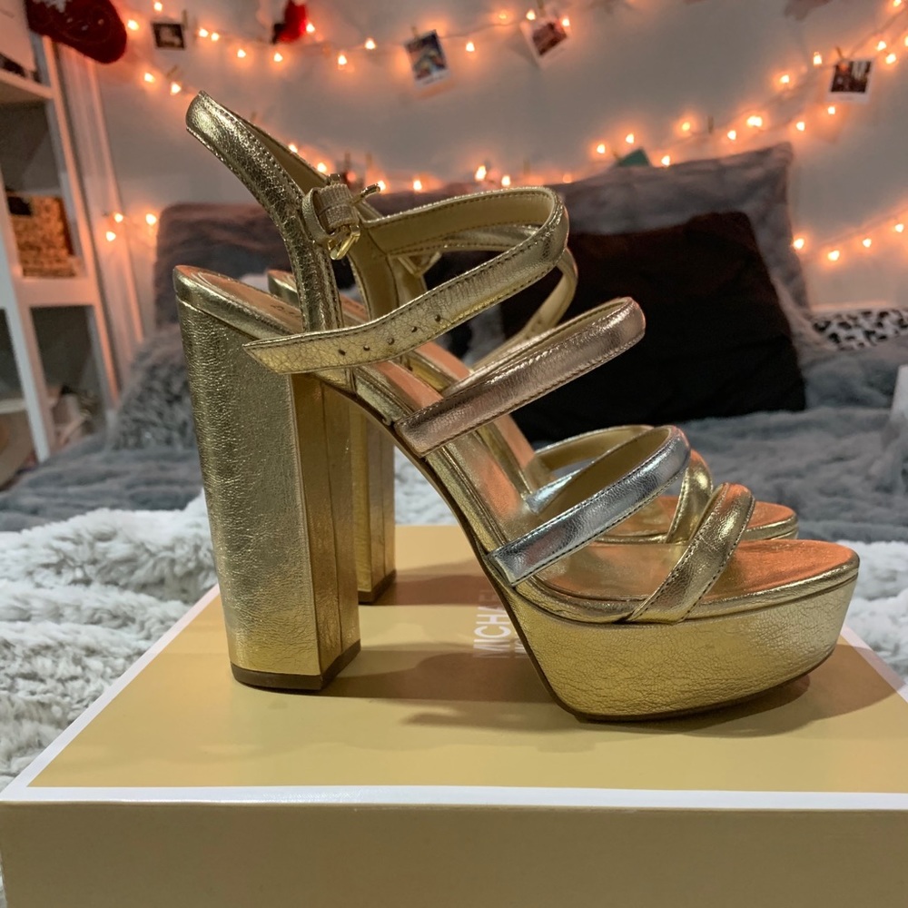 Michael Kors Nantucket platform